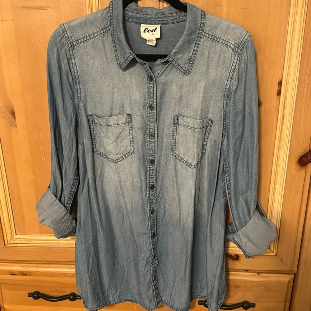 Maternity LED Luxe Essentials Denim Button Shirt (Large)